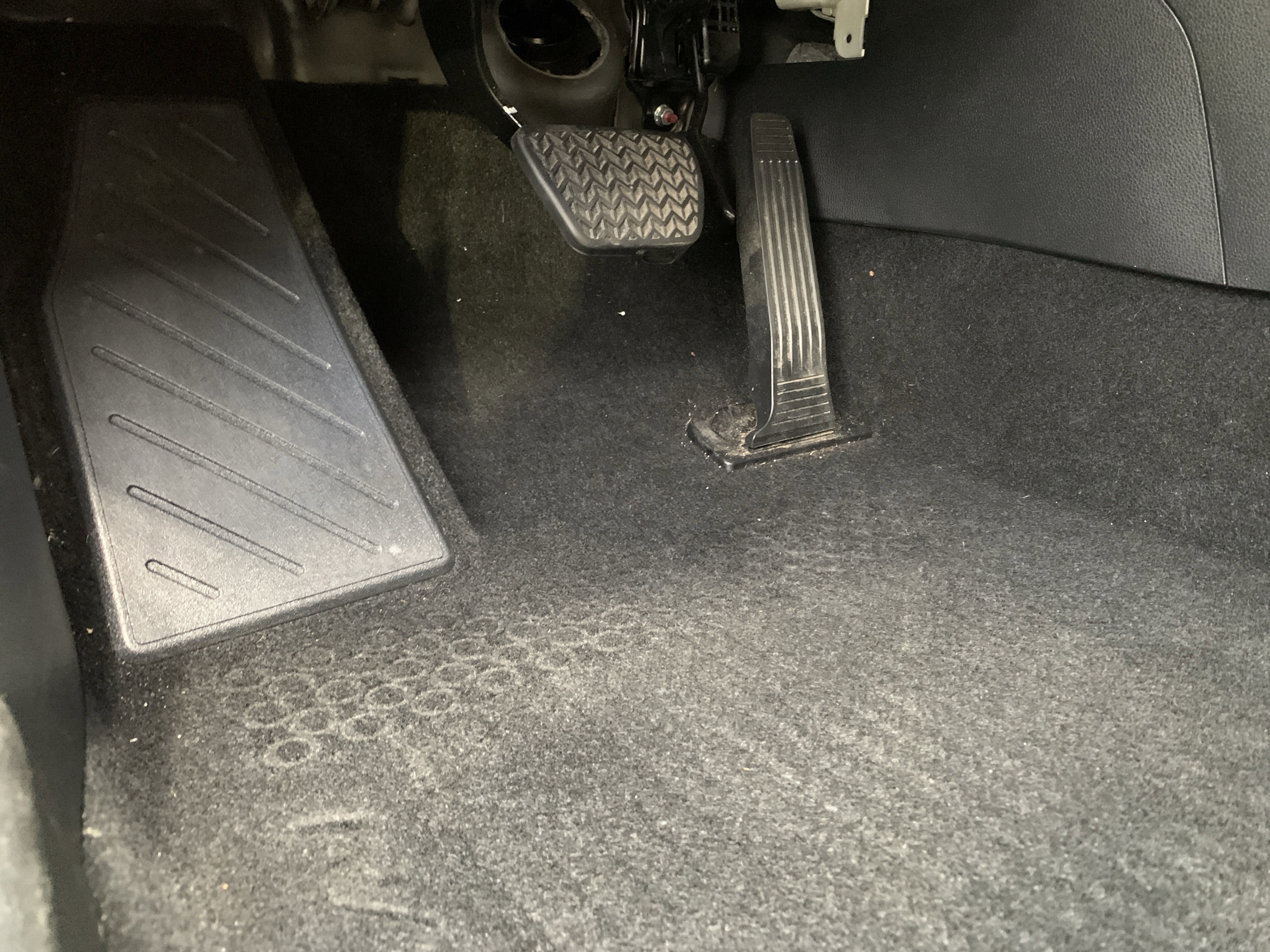 Used 2023 Toyota RAV4 Limited image 17