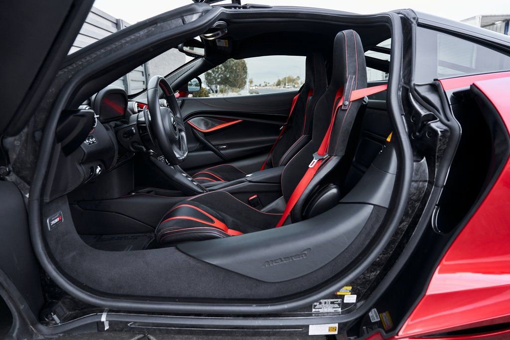 Used 2021 McLaren 720S Performance image 38