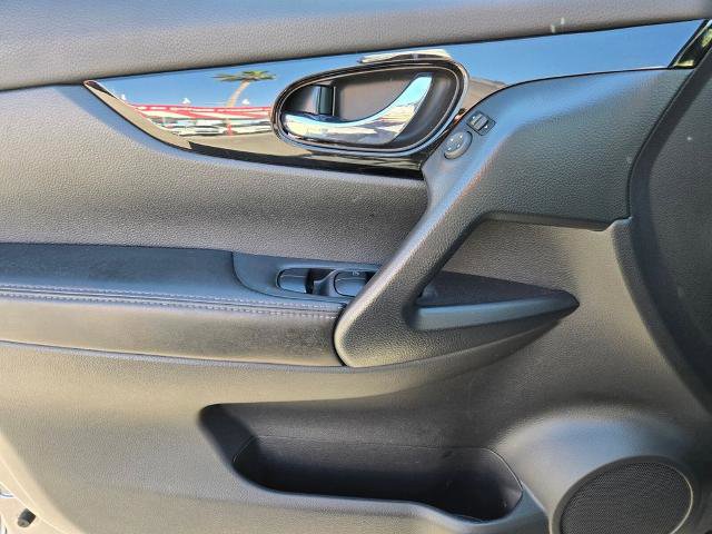 Certified 2022 Nissan Rogue Sport SL FWD image 22