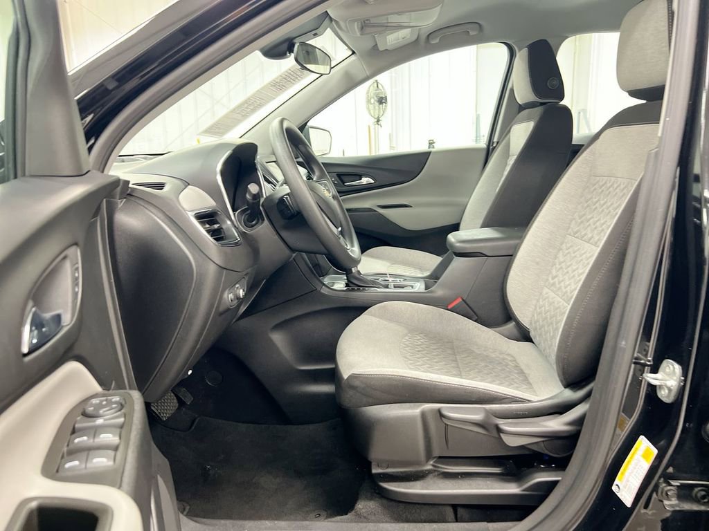 Used 2023 Chevrolet Equinox LS AWD/4WD image 22