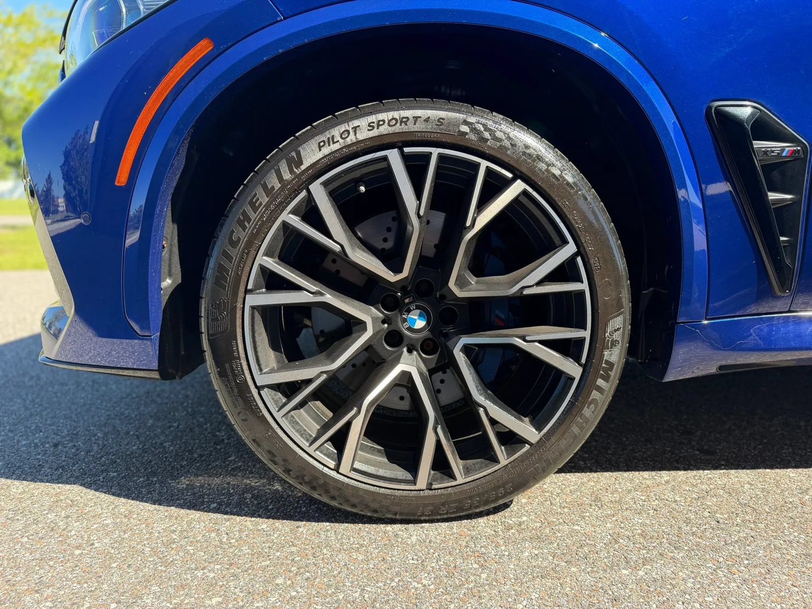 Used 2021 BMW X5 M AWD/4WD image 23
