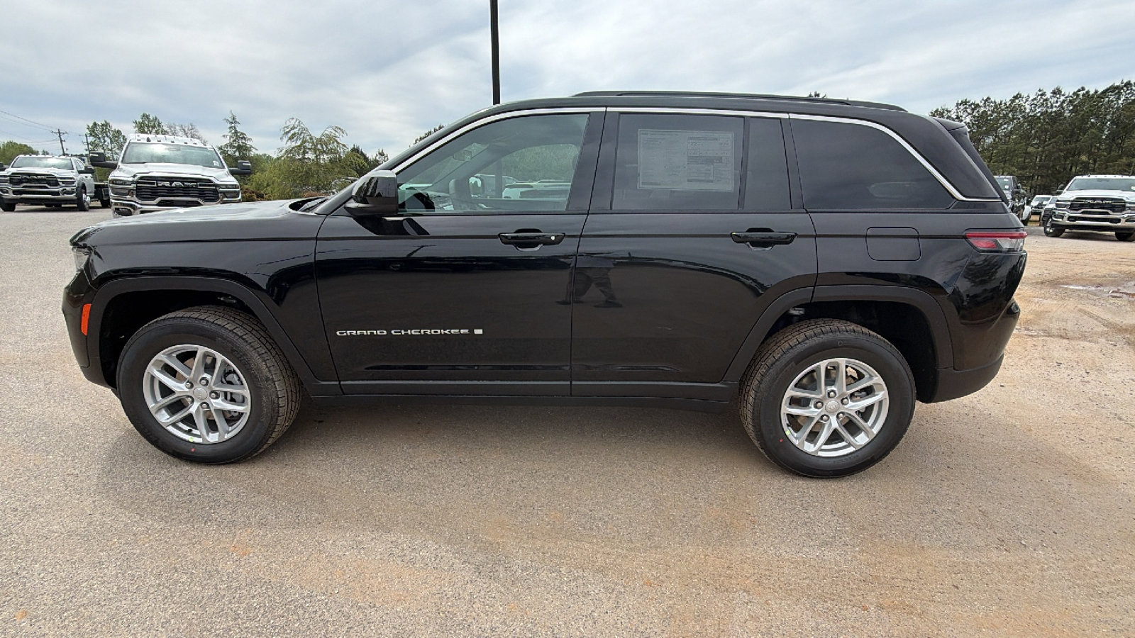 New 2026 Jeep Grand Cherokee Laredo X AWD/4WD image 11