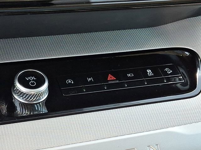 Used 2025 Ford Expedition Active image 15