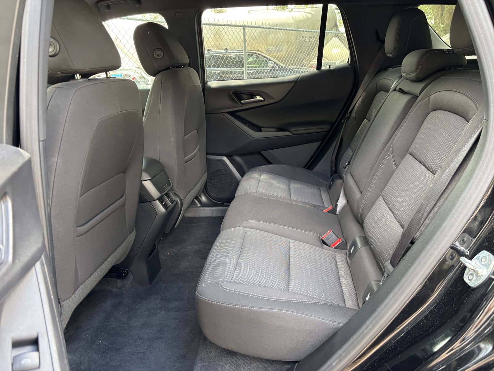 Used 2025 Chevrolet Equinox LT FWD image 39