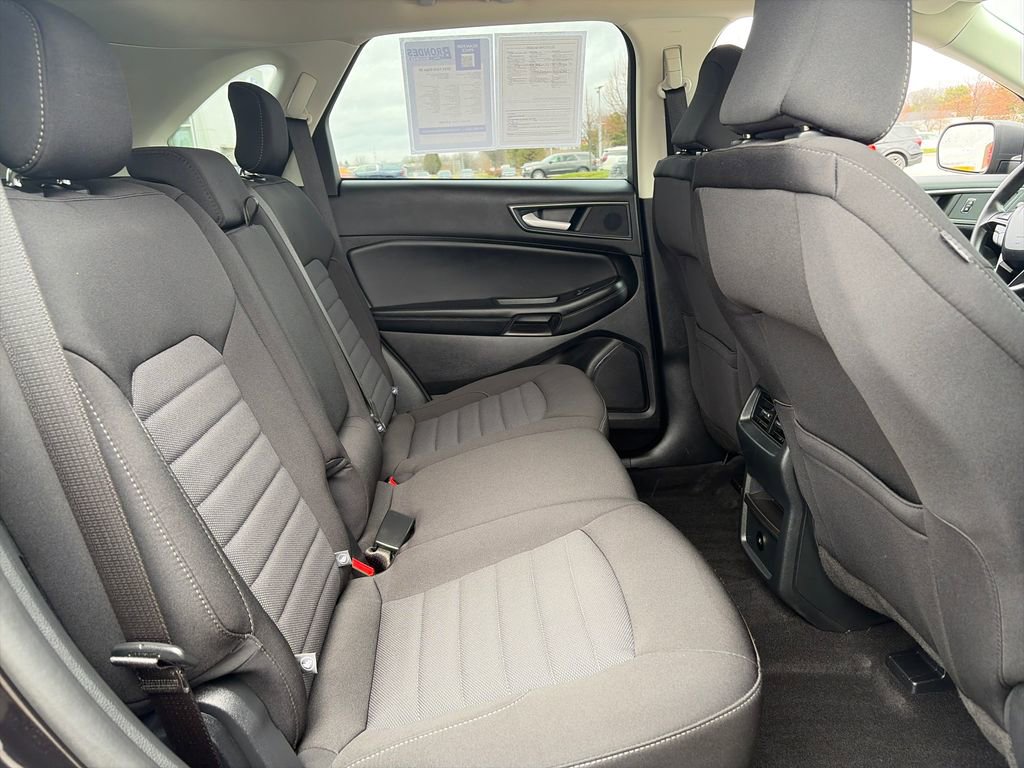 Used 2024 Ford Edge SE image 31