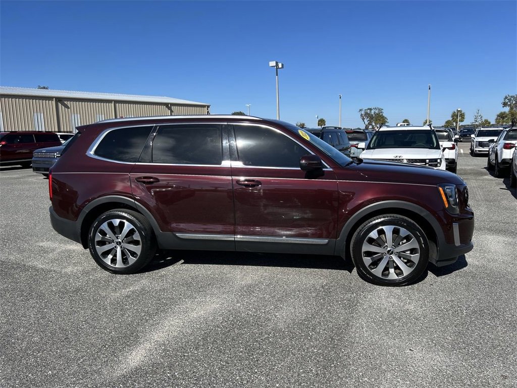 Used 2022 Kia Telluride EX w/ EX Premium Package image 9