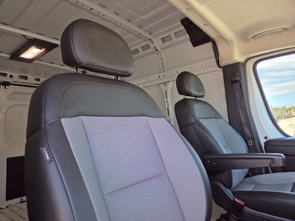 Used 2024 RAM ProMaster 2500 w/ Convenience Group FWD image 16