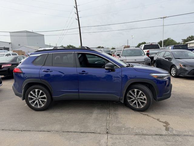 Used 2025 Toyota Corolla Cross XLE w/ Convenience Package FWD image 4