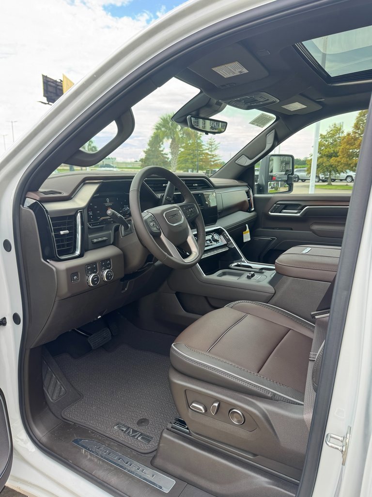New 2025 GMC Sierra 2500 Denali w/ Denali Reserve Package image 11