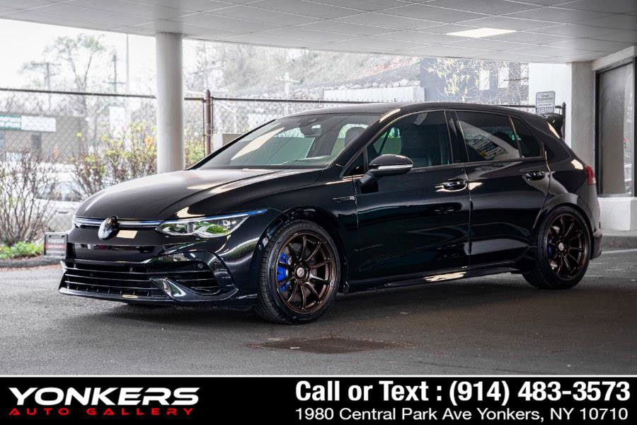 Used 2022 Volkswagen Golf R image 1