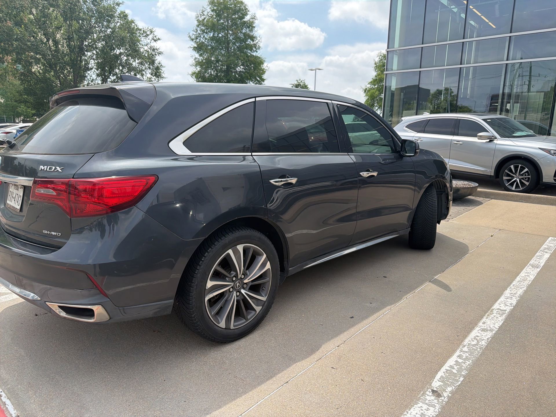 Used 2019 Acura MDX SH-AWD w/ Technology Package image 4