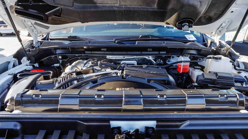 Used 2025 GMC Sierra 2500 AT4 image 30