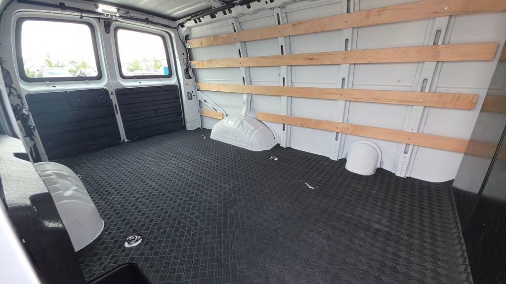 Used 2024 GMC Savana 2500 w/ Driver Convenience Package image 13