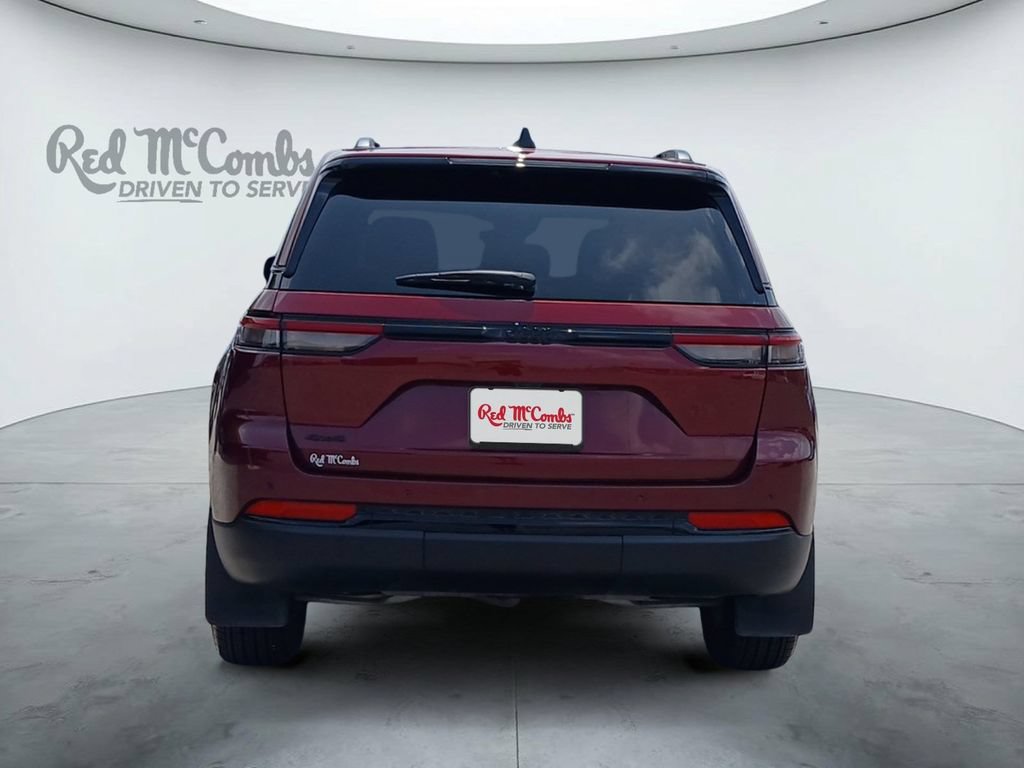 Used 2025 Jeep Grand Cherokee Altitude AWD/4WD image 4