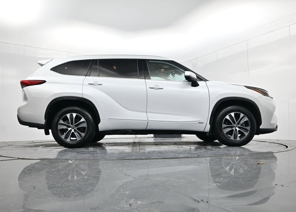 Used 2022 Toyota Highlander XLE image 63