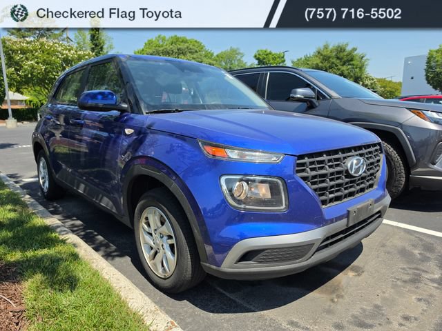 Used 2023 Hyundai Venue SE w/ Cargo Package FWD image 3