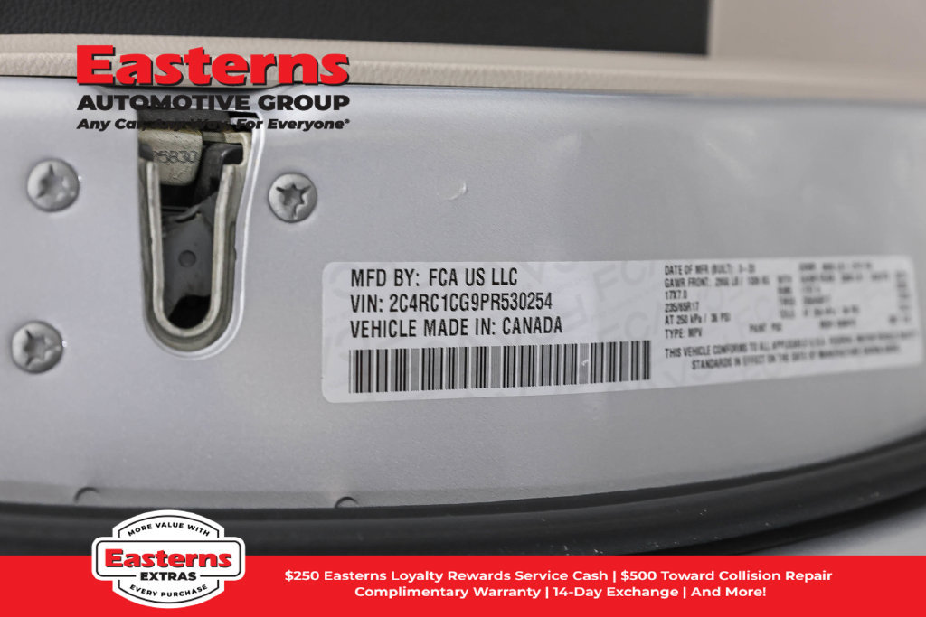 Used 2023 Chrysler Voyager LX FWD image 38