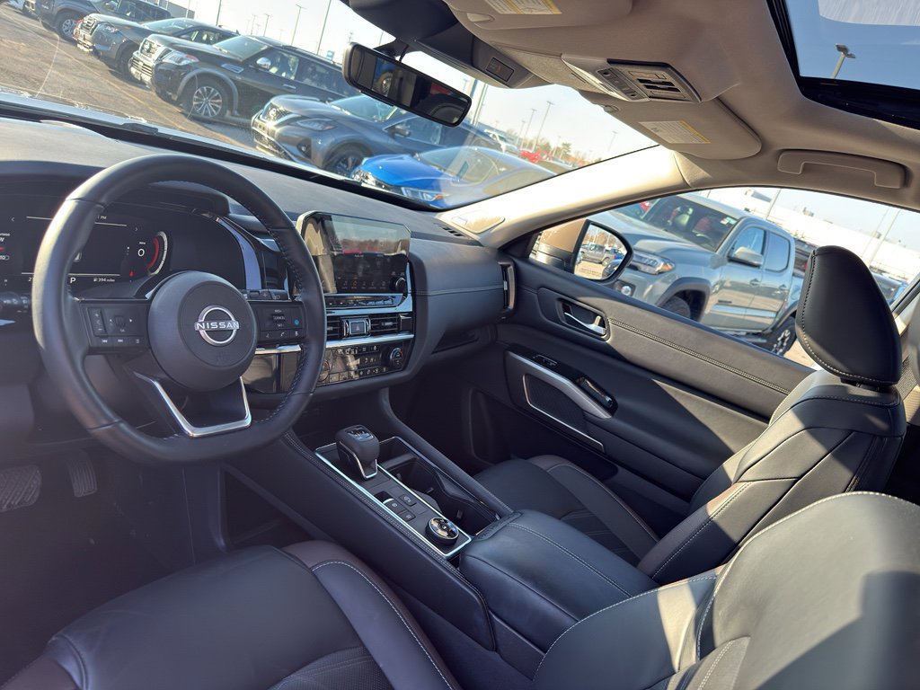 Certified 2023 Nissan Pathfinder Platinum image 25