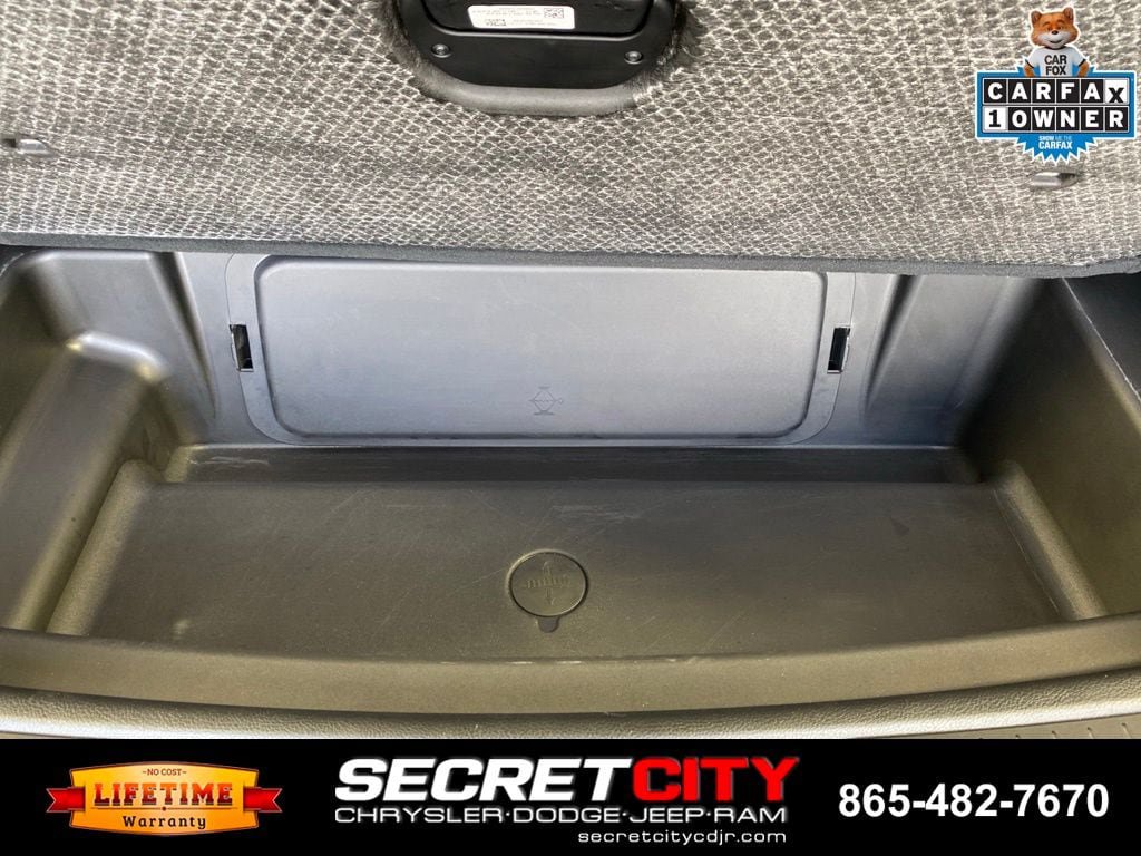 Used 2024 Jeep Grand Cherokee L Laredo AWD/4WD image 31