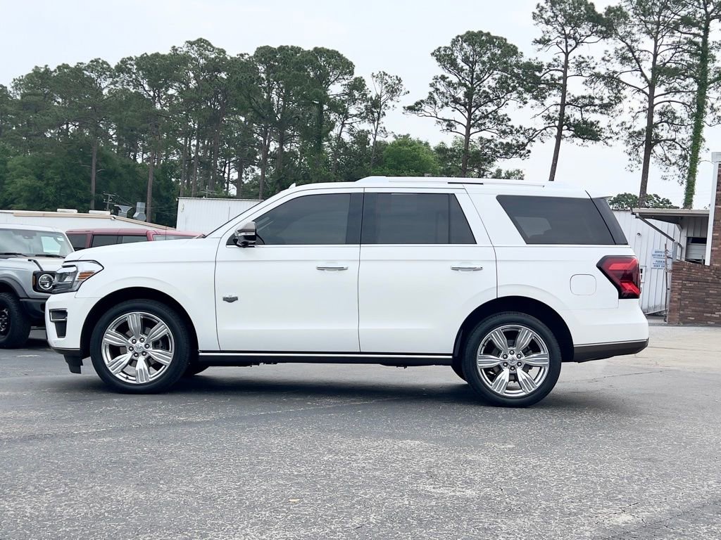 Used 2023 Ford Expedition King Ranch RWD image 2