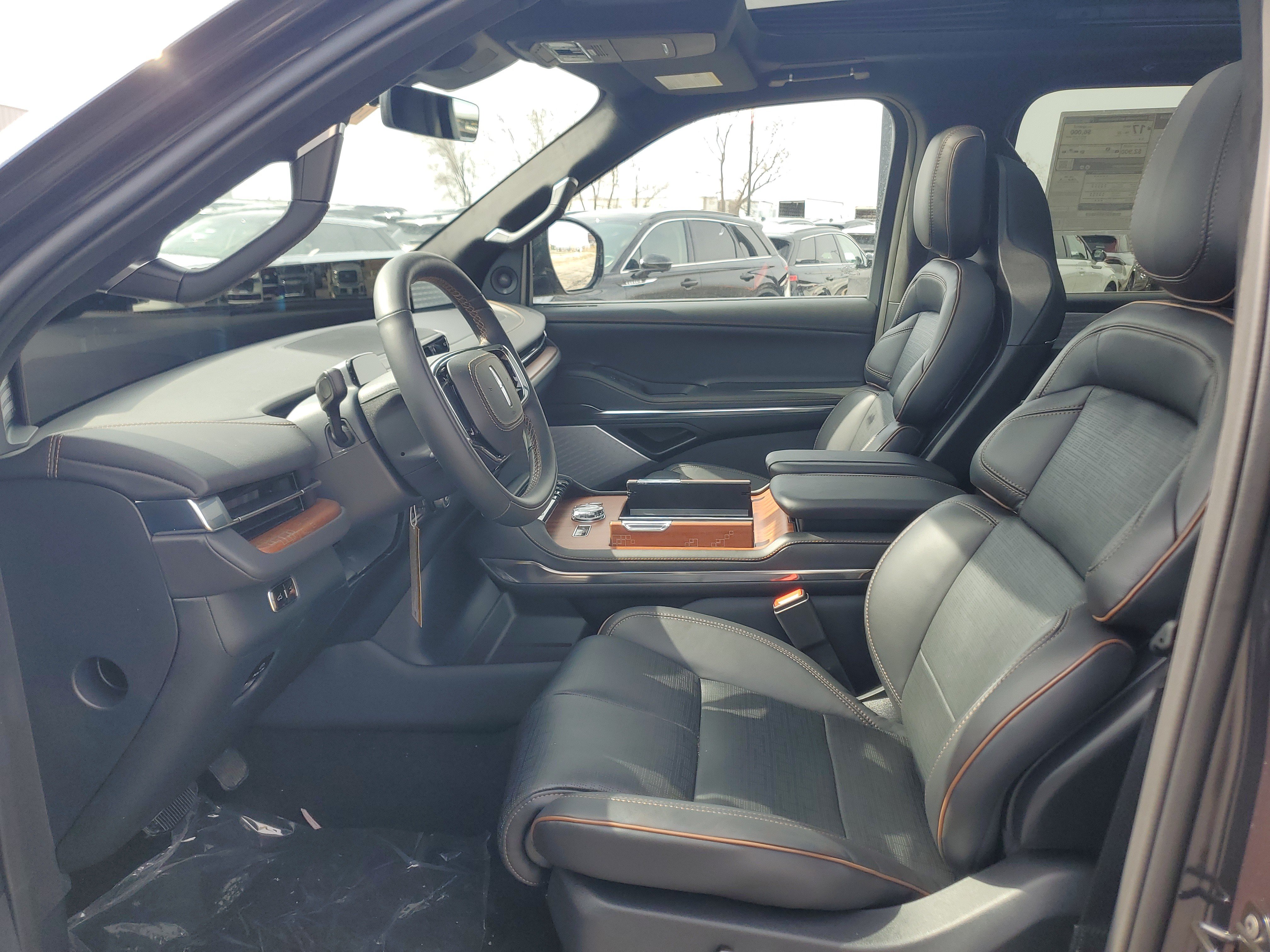 New 2026 Lincoln Navigator L Black Label AWD/4WD image 12