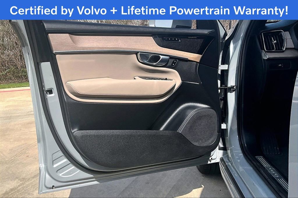 Certified 2025 Volvo XC90 B5 Plus image 24