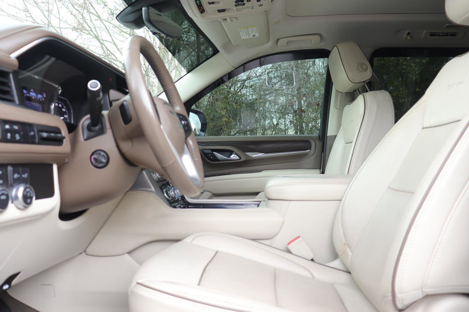 Used 2021 GMC Yukon Denali w/ Denali Premium Package image 11