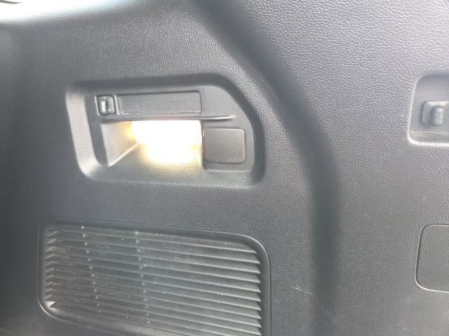 Certified 2022 Ford Explorer XLT w/ Equipment Group 202A image 13