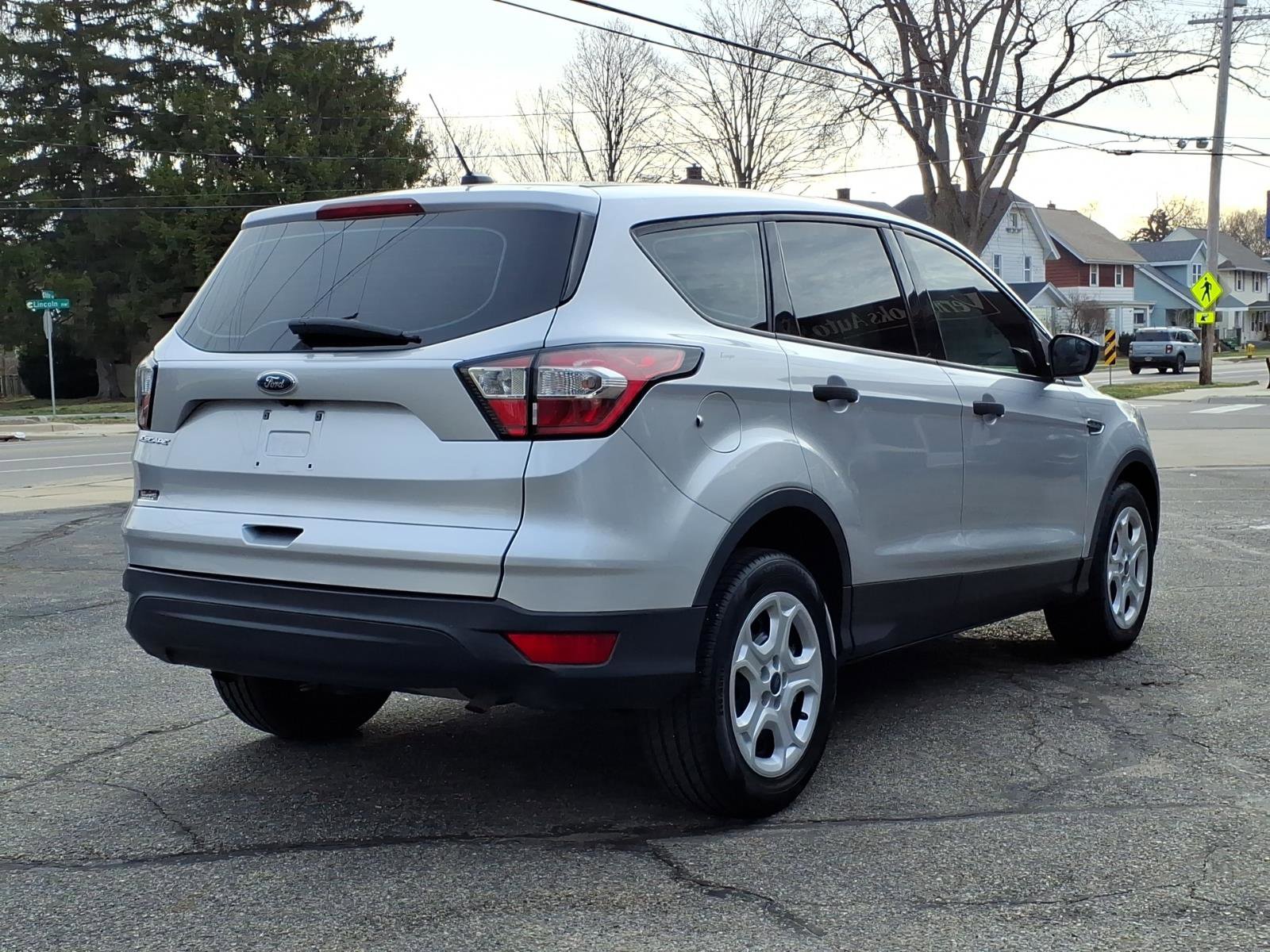Used 2018 Ford Escape S image 4
