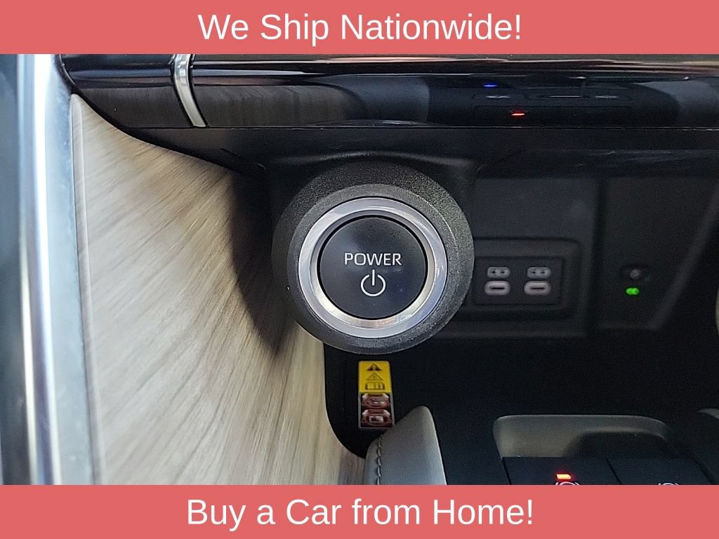 Used 2024 Toyota Venza XLE AWD/4WD image 23
