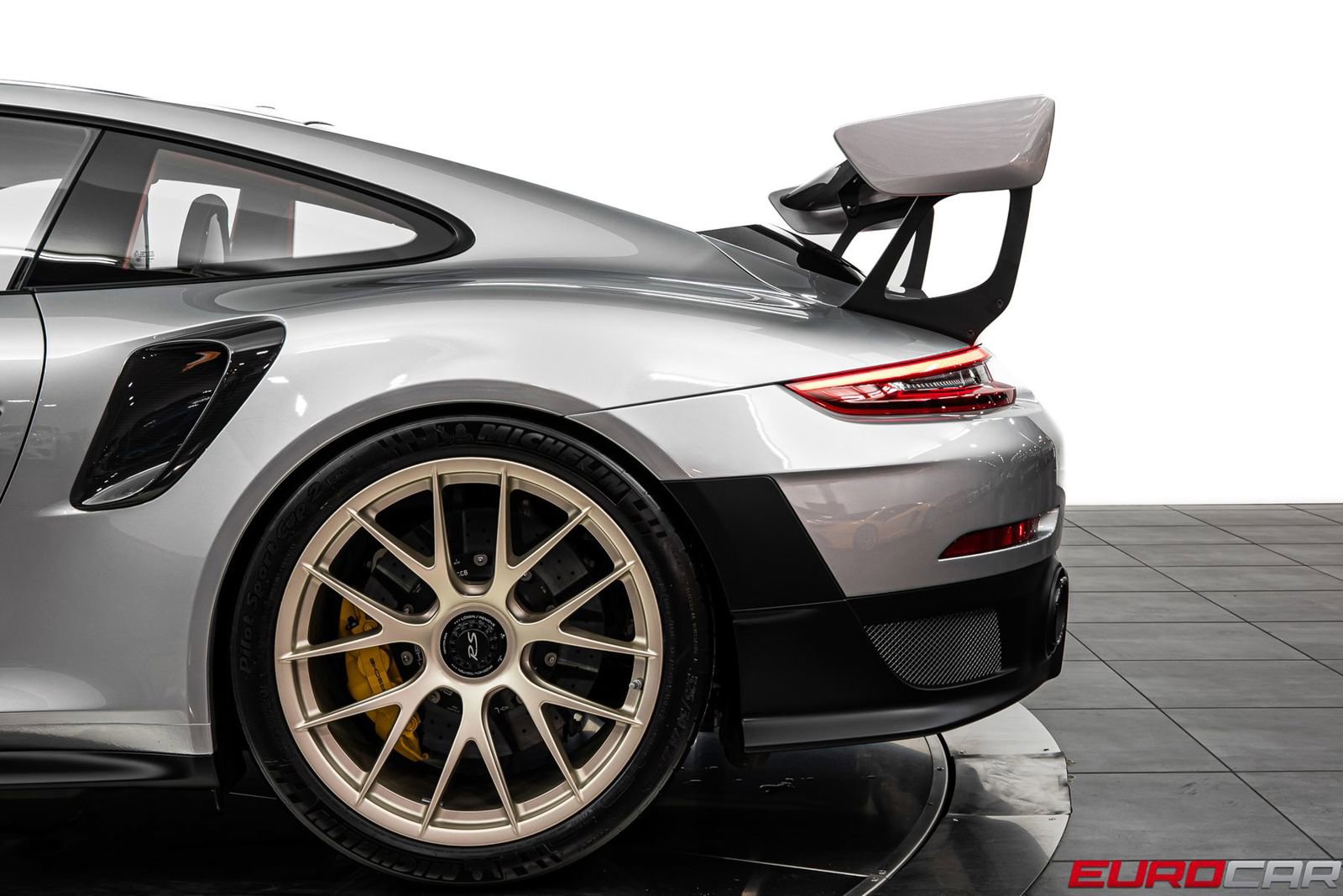 Used 2018 Porsche 911 GT2 RS image 22