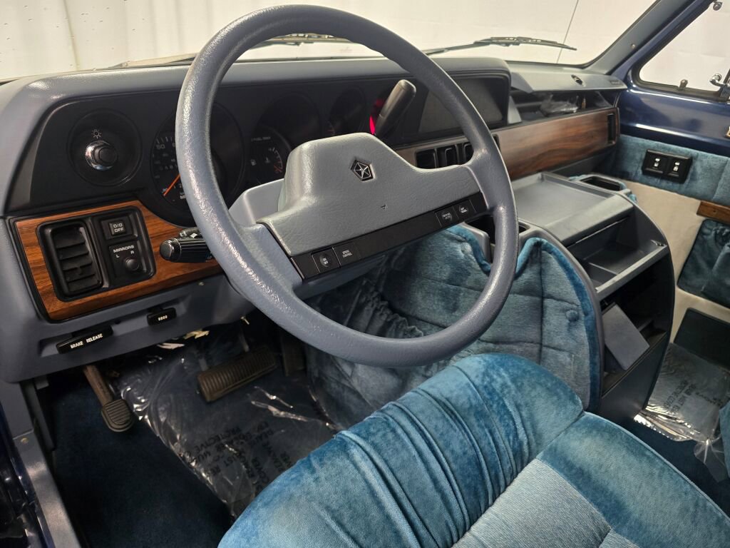 Used 1991 Dodge B2500 image 86