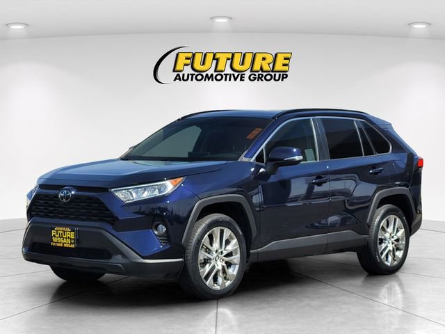 Used 2020 Toyota RAV4 XLE Premium FWD image 5
