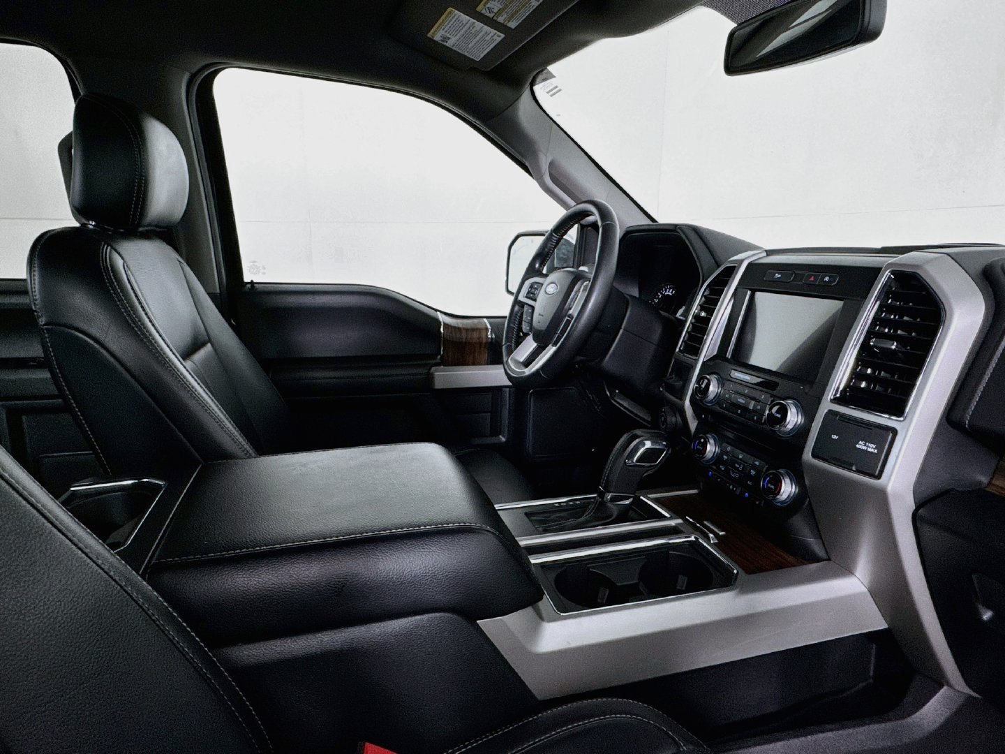 Used 2018 Ford F150 Lariat w/ Equipment Group 501A Mid RWD image 26