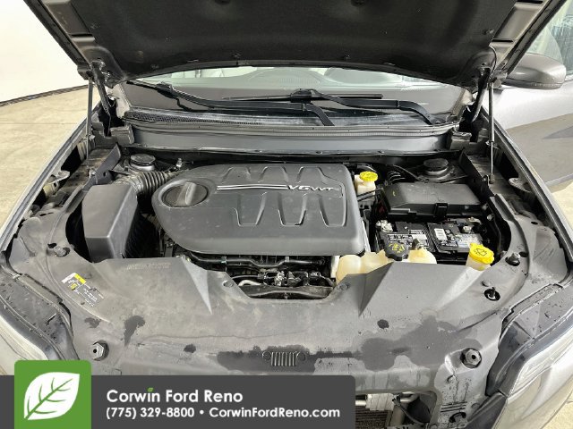 Used 2019 Jeep Cherokee Overland w/ Technology Group AWD/4WD image 34