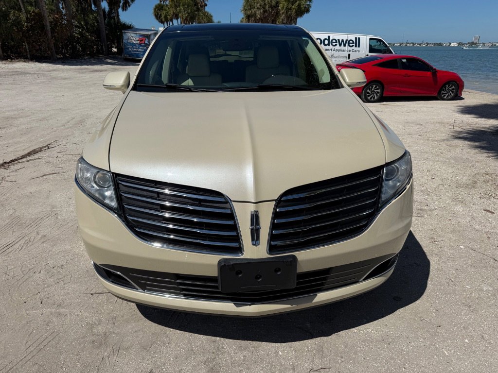Used 2018 Lincoln MKT AWD w/ Technology Package image 10