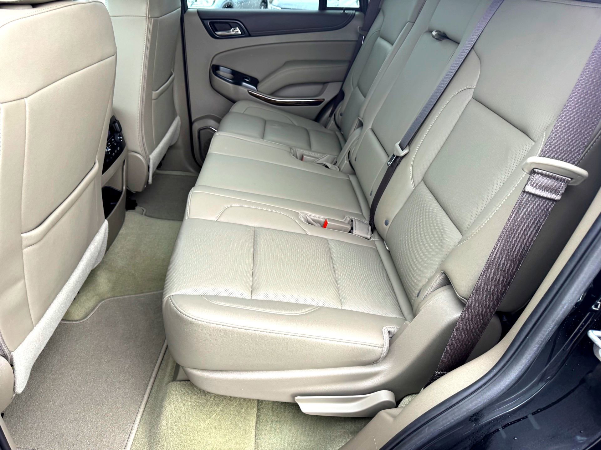 Used 2017 GMC Yukon SLT w/ Open Road Package image 21