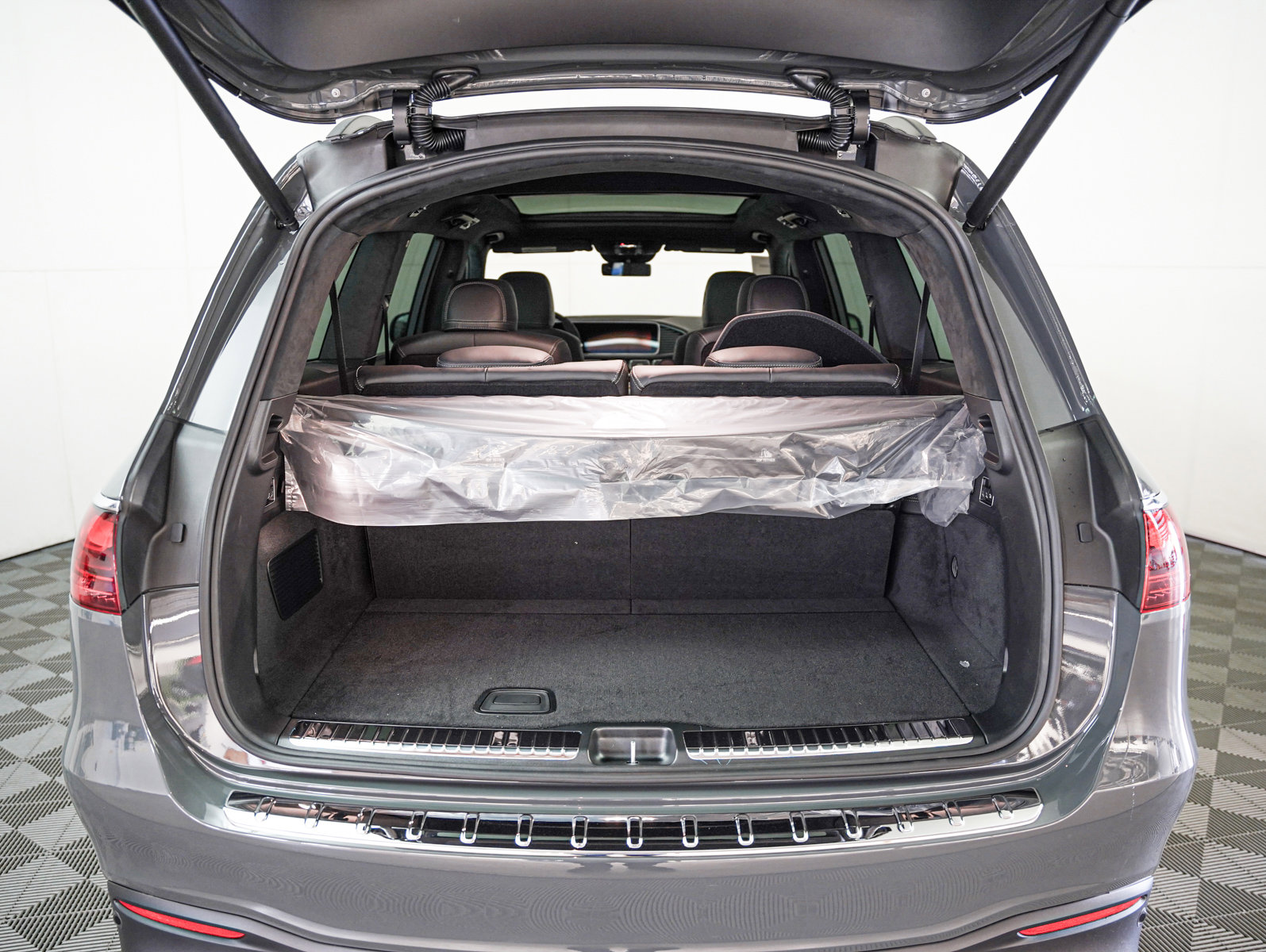 New 2026 Mercedes-Benz GLS 63 AMG 4MATIC image 8