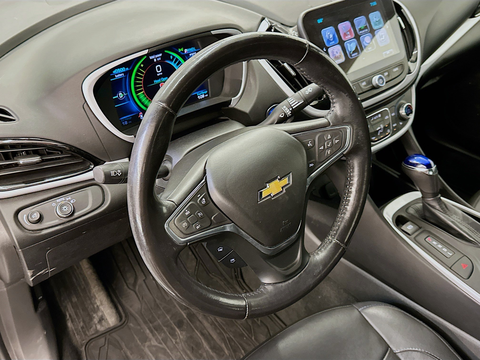 Used 2018 Chevrolet Volt LT w/ Comfort Package FWD image 18