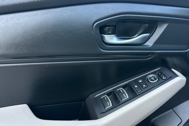 Certified 2025 Honda Accord SE image 12