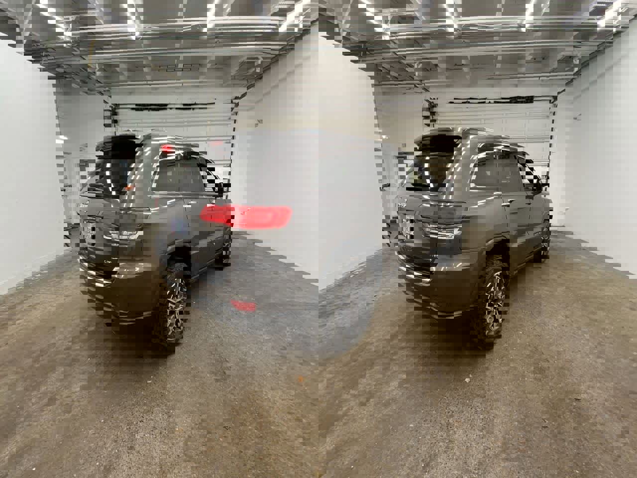 Used 2019 Jeep Grand Cherokee Limited w/ Luxury Group II image 6