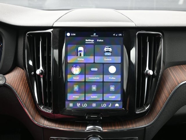 Used 2023 Volvo XC60 B5 Plus w/ Climate Package AWD/4WD image 16