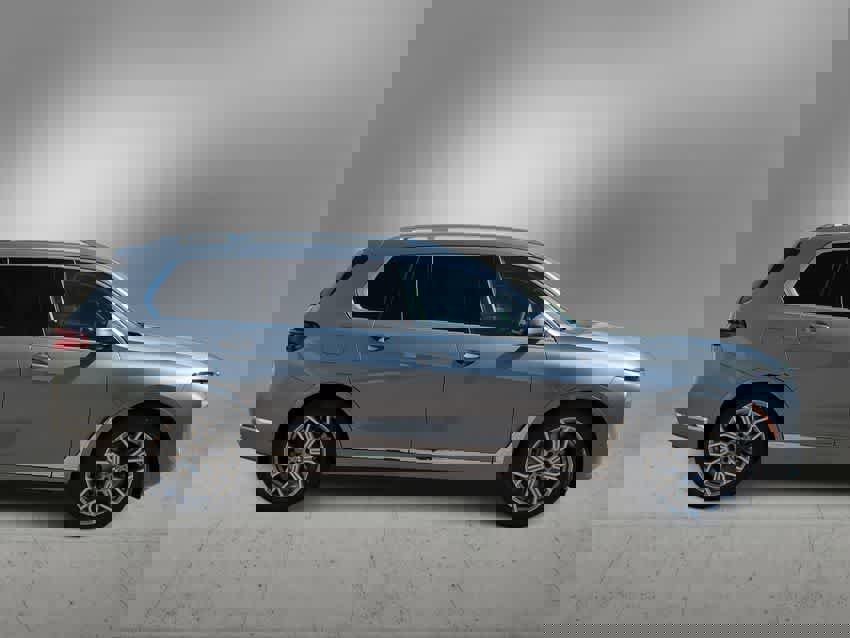 Certified 2026 BMW X7 xDrive40i w/ Executive Package image 9