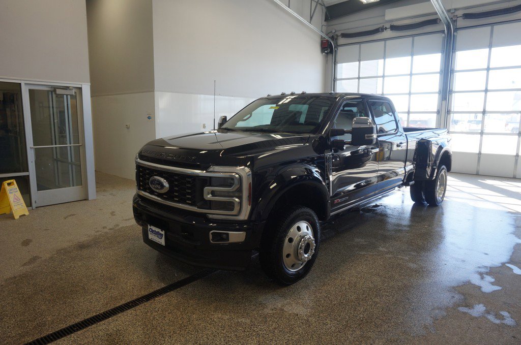 New 2026 Ford F450 Platinum w/ Platinum Plus Package AWD/4WD image 1