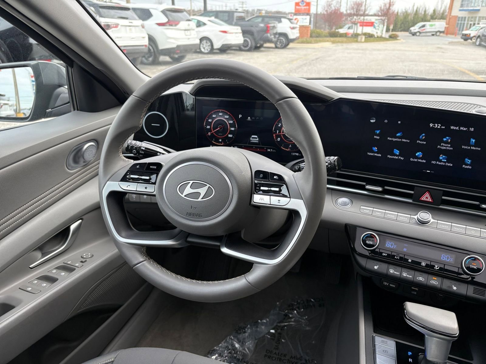 Used 2025 Hyundai Elantra SEL image 38