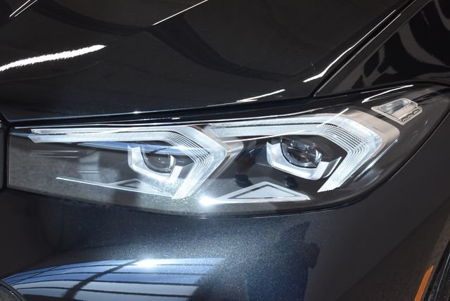 New 2026 BMW 330i xDrive Sedan w/ M Sport Package AWD/4WD image 15