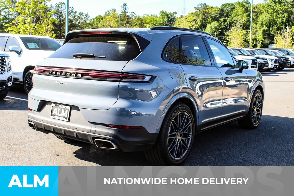 Used 2024 Porsche Cayenne AWD/4WD image 4