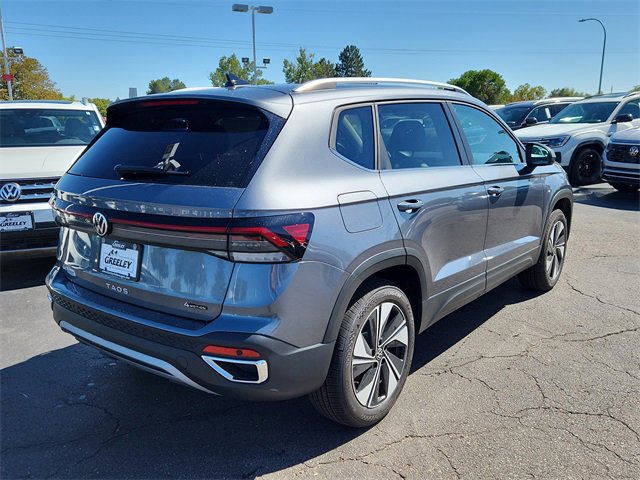 New 2025 Volkswagen Taos SE image 3
