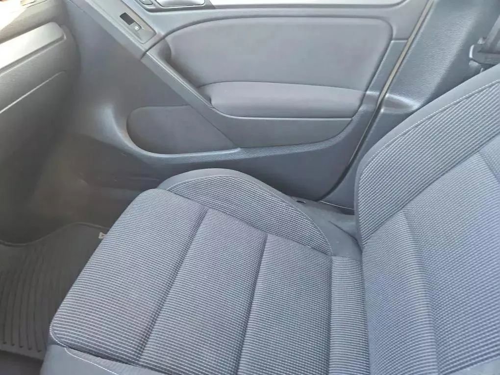 Used 2011 Volkswagen Golf 4-Door image 27