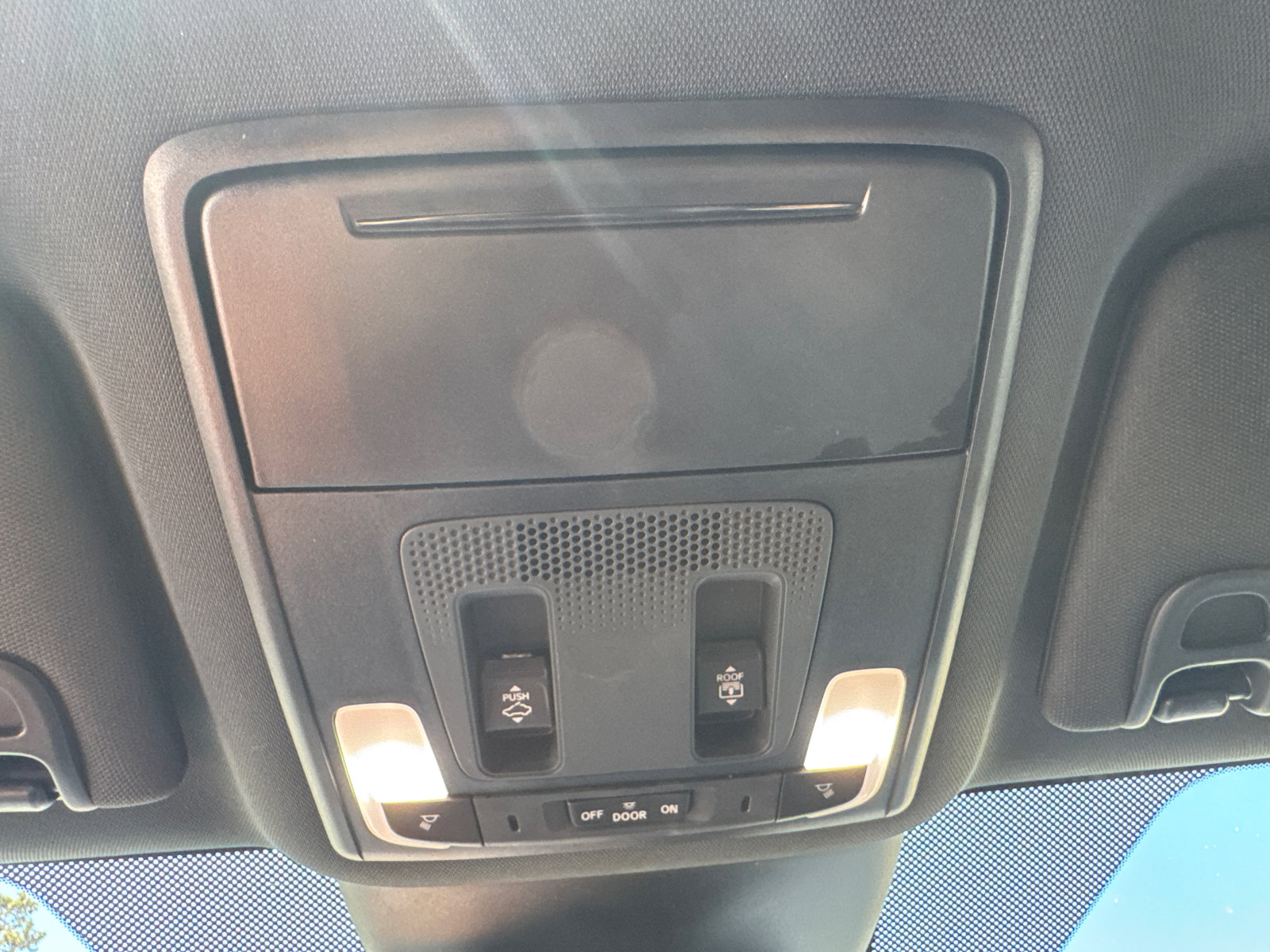 Used 2025 Honda Pilot TrailSport image 30